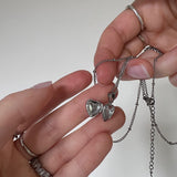 Naszyjnik heart locket z zawieszką otwieranym sercem w wersji srebrnej