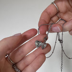 Naszyjnik heart locket z zawieszką otwieranym sercem w wersji srebrnej